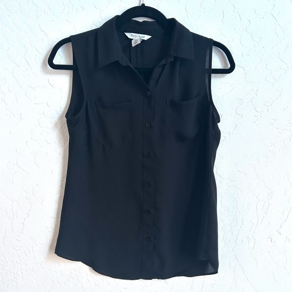 White House Black Market Tops - White House Black Market Sleeveless Button-Front Blouse - Black